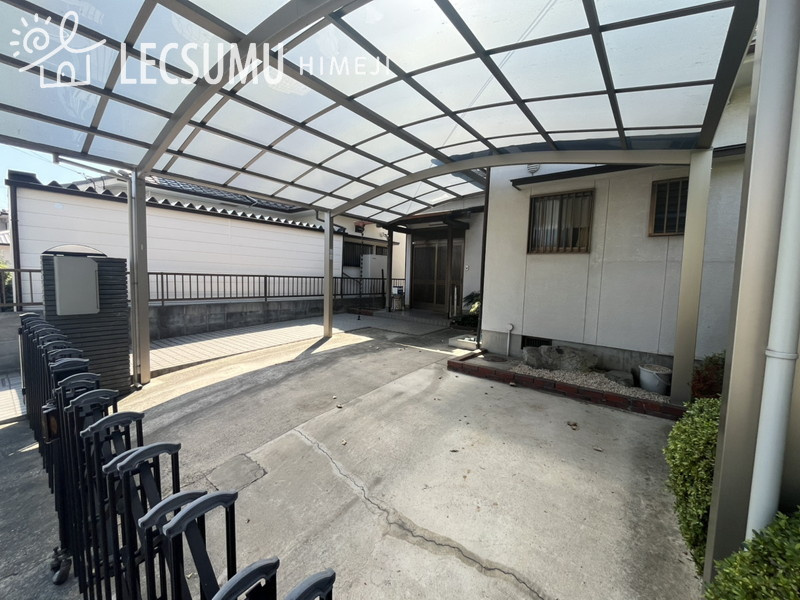 姫路市飾磨区英賀清水町2丁目/中古戸建の駐車場