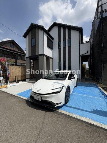 【間取り】 | 将来家族が増えてもフレキシブルに使える部屋数豊富な4LDK◎
全室収納に加え玄関には「ＳＩＣ」キッチンには「パントリー」小屋裏を備えた、収納豊富なお住まいです♪
