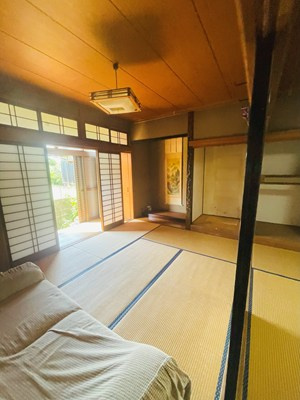 広川町一條貸家の和室|柔らかい畳が心地よい和室