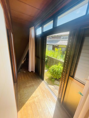 広川町一條貸家のバルコニー|落ち着いた時間を過ごせるバルコニーです