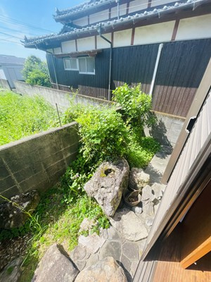 広川町一條貸家の庭|簡単な家庭菜園も楽しめるお庭です
