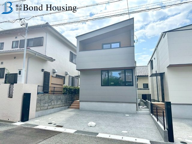 駐車並列2台　太陽光付き　西区学園東町７丁目 １号棟　新築戸建の外観