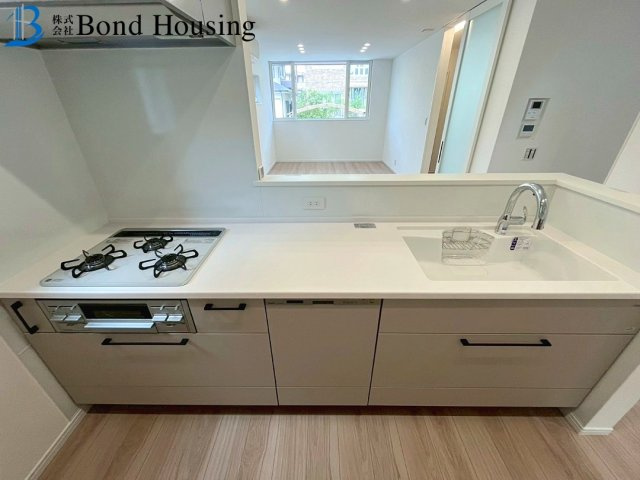 駐車並列2台　耐震等級3　西区学園東町７丁目 2号棟　新築戸建のキッチン