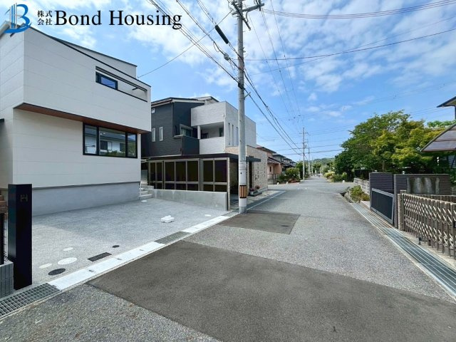 駐車並列2台　耐震等級3　西区学園東町７丁目 2号棟　新築戸建のその他