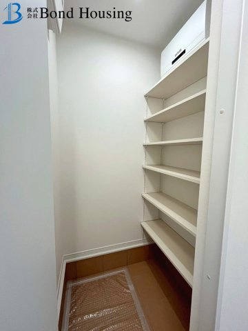 駐車並列2台　耐震等級3　西区学園東町７丁目 2号棟　新築戸建の収納