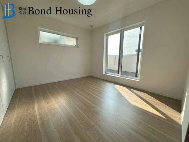 「太陽光パネル搭載」「断熱等級6」青山台 限定1棟の洋室