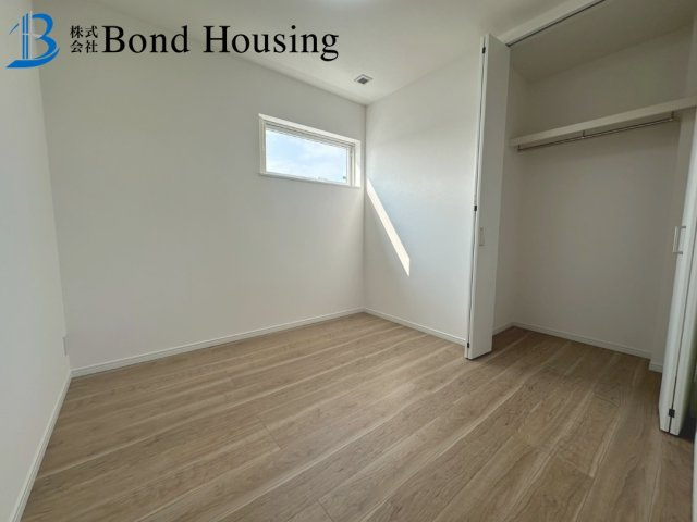 「太陽光パネル搭載」「断熱等級6」青山台 限定1棟の洋室