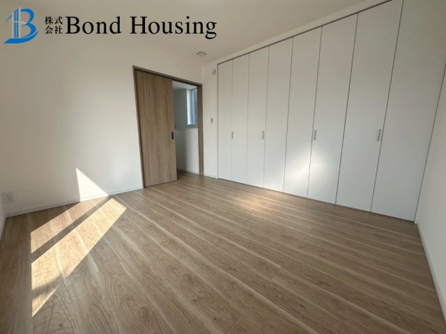 「太陽光パネル搭載」「断熱等級6」青山台 限定1棟の洋室