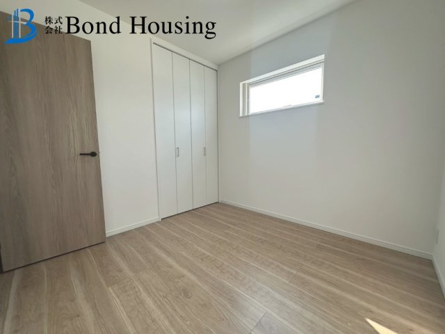 「太陽光パネル搭載」「断熱等級6」青山台 限定1棟の洋室