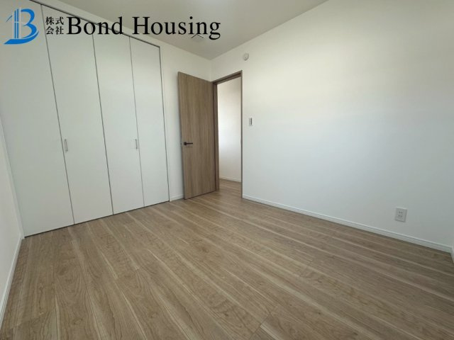 「太陽光パネル搭載」「断熱等級6」青山台 限定1棟の洋室