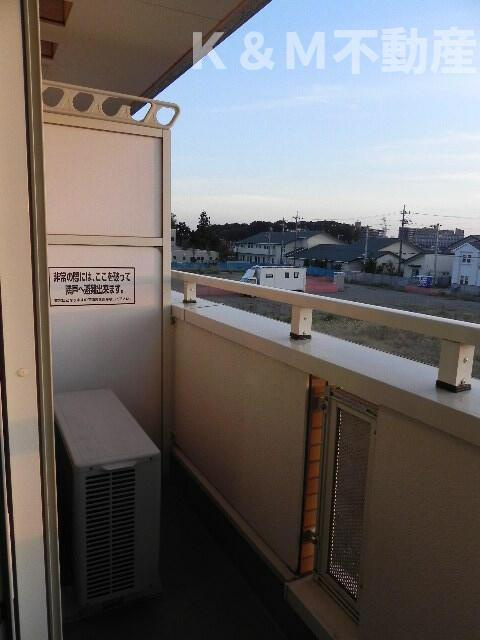 ロックガーデン森Ｂのバルコニー|お洗濯にも便利なバルコニー付き