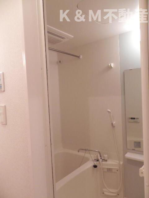 ロックガーデン森Ｂの浴室|ゆったり過ごせるお風呂です