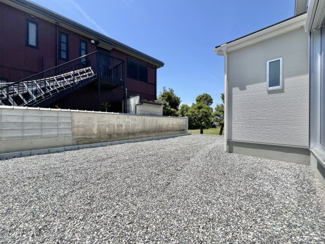中央区白鳥町　全3棟　1号棟の庭|リビングから行き来できるちょっとしたスペースでBBQやお子様用プールなどはいかがでしょうか☆