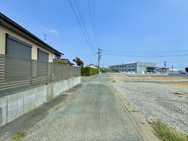 中央区白鳥町　全3棟の周辺|前面道路