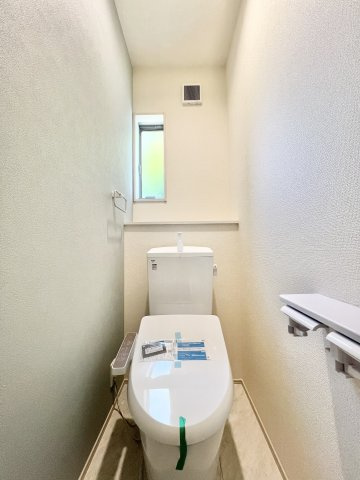 中央区白鳥町　全3棟　1号棟のトイレ|平屋でも2ヶ所にトイレが設置されており朝の忙しい時間帯もスムーズにお使いいただけます！