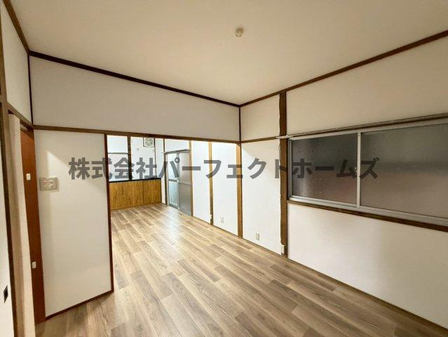 美井元町戸建　賃貸の居間・リビング|おしゃれな居間です