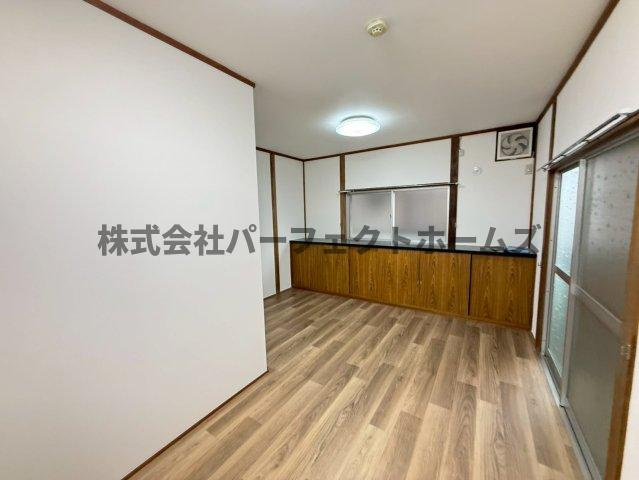 美井元町戸建　賃貸の居間・リビング|使いやすい居間です