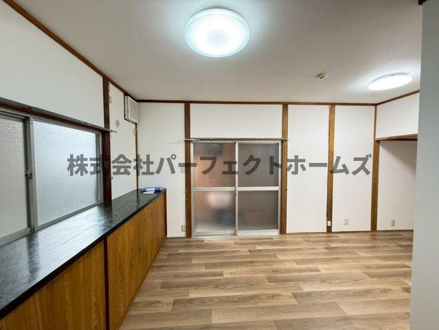 美井元町戸建　賃貸の居間・リビング|ゆったり過ごせる居間です