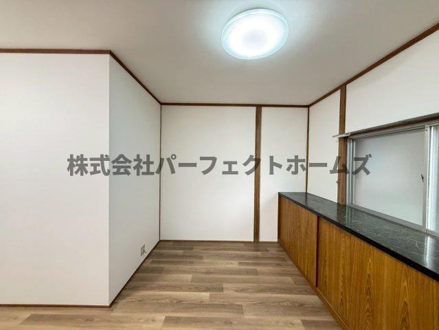 美井元町戸建　賃貸の居間・リビング|ゆったりとした居間です