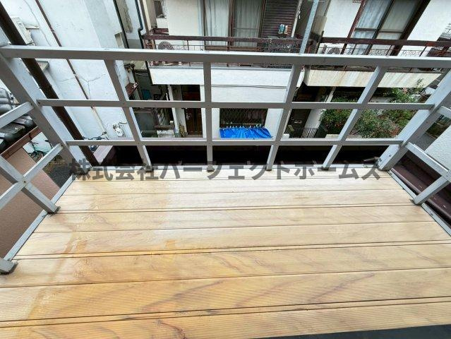 美井元町戸建　賃貸のバルコニー|広々としたバルコニーです