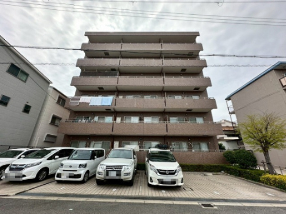 SUNROYAL新大阪の外観