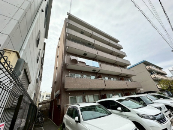 SUNROYAL新大阪の外観