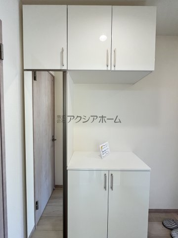 所沢市若狭4丁目・全3棟　新築一戸建　C号棟　～IDS工法～の収納|玄関収納
