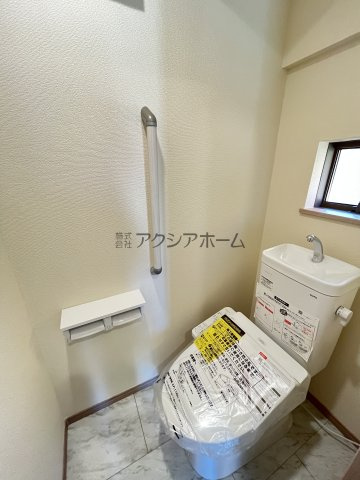 所沢市若狭4丁目・全3棟　新築一戸建　C号棟　～IDS工法～のトイレ|温水洗浄機能付