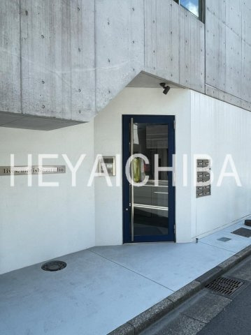 ライヴス森下スタジオのエントランス