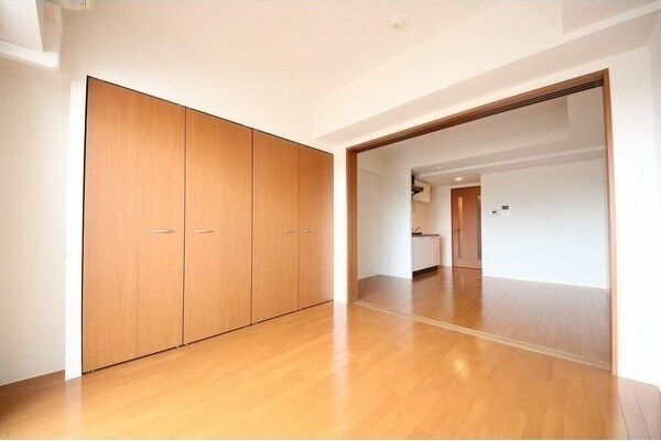 プラウランド堀田の居間・リビング