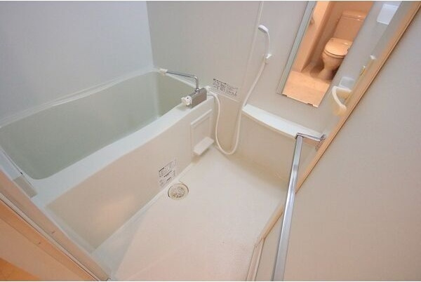 プラウランド堀田の浴室