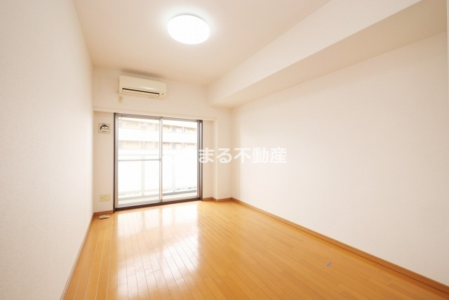 ディナスティ玉造の居間・リビング