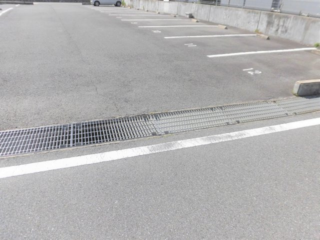 ヴィラ・グランメールの駐車場