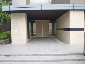 【エントランス】 | 落ち着いたエントランスです