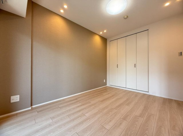 ワコーレ横浜根岸【仲介手数料無料】の洋室