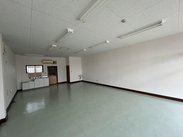 塚越ビルの内装