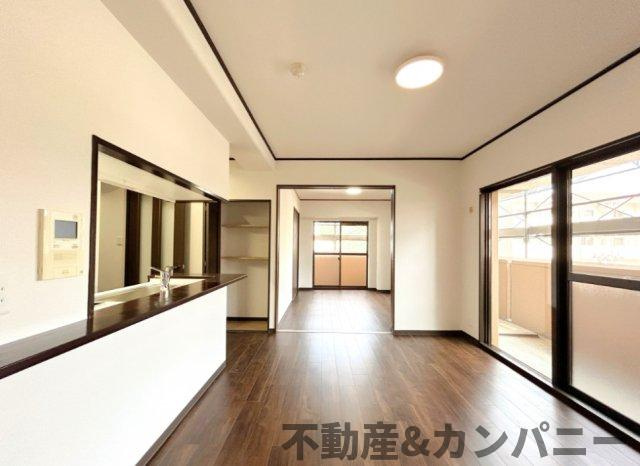 ダイアパレス若草町の居間・リビング|ゆったりとしたリビングです