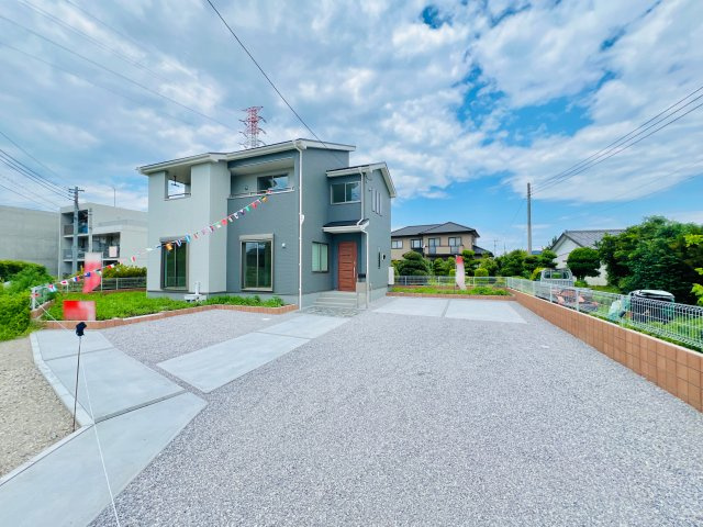 前橋元総社の外観|敷地広々◎
駐車スペース確保しながらお庭のスペースも♪