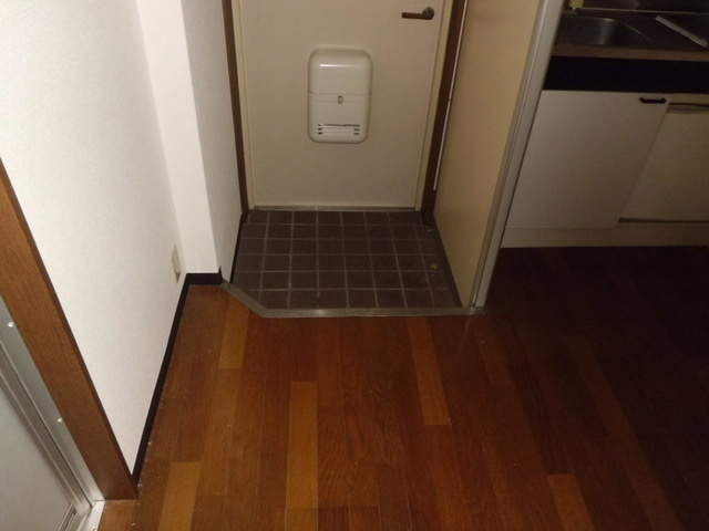 エステムコート東灘の玄関