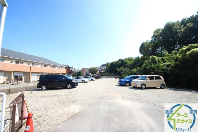 クレール有瀬の駐車場