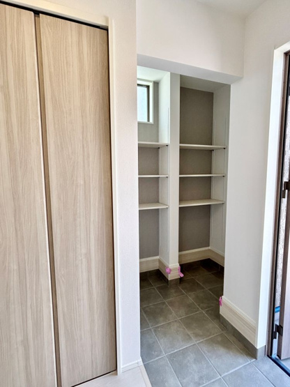 【玄関】 | 【商談中】高知市桟橋通３丁目