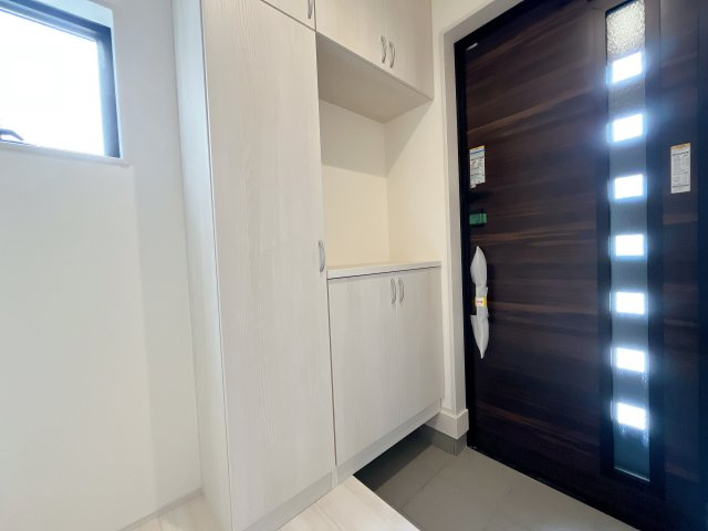 行田市城西１丁目　新築戸建　全9棟の玄関