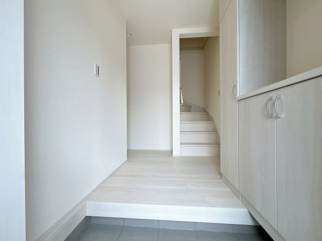 行田市城西１丁目　新築戸建　全9棟の玄関