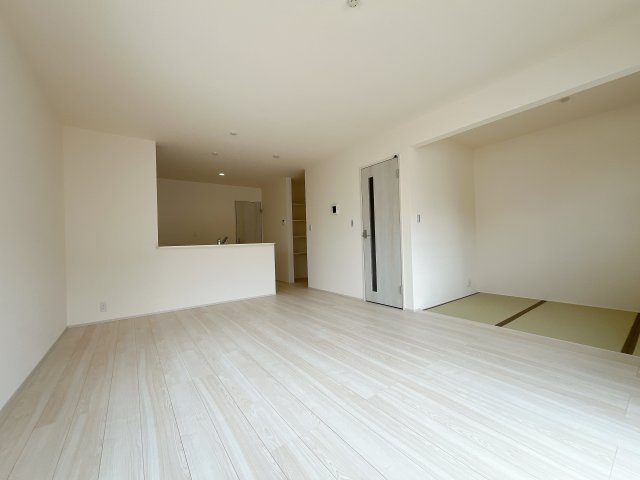 行田市城西１丁目　新築戸建　全9棟の居間・リビング