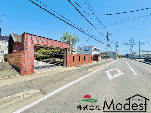 伊勢崎市連取町中古住宅の前面道路含む現地写真|暮らしやすい住環境♪