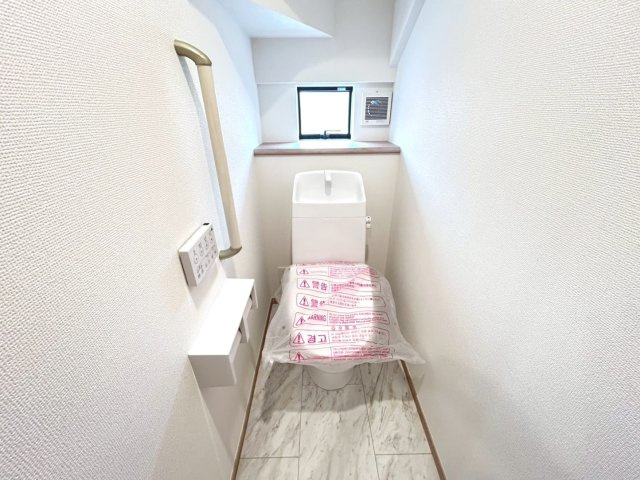 ハートフルタウン　一宮市浅井町4期　全1区画分譲の独立洗面台|奥行約420mmのコンパクト設計で従来品と異なり洗面ボウルの成型の精度が高い為スッキリ納まります。