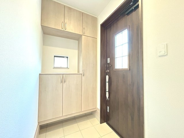 ハートフルタウン　一宮市浅井町4期　全1区画分譲の玄関|玄関ドアの鍵はディンプルキーと内側はサムターンキーになっており防犯性の高い仕様になっています。