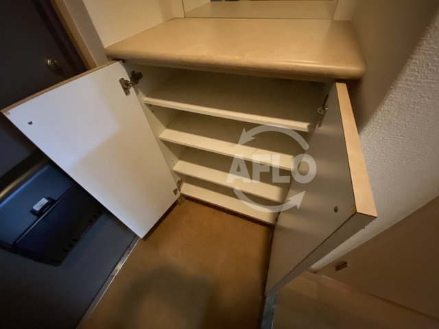 プレサンス同心アーバンステージの玄関|プレサンス同心アーバンステージ　シューズボックス