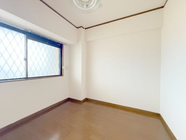 【寝室】 | エーデル川内