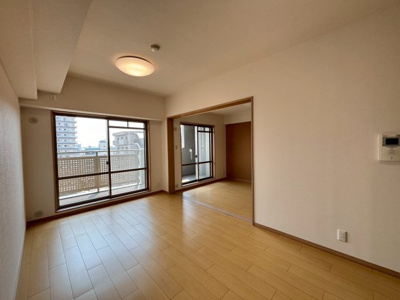 【居間・リビング】 | ラウムズ三国ヶ丘